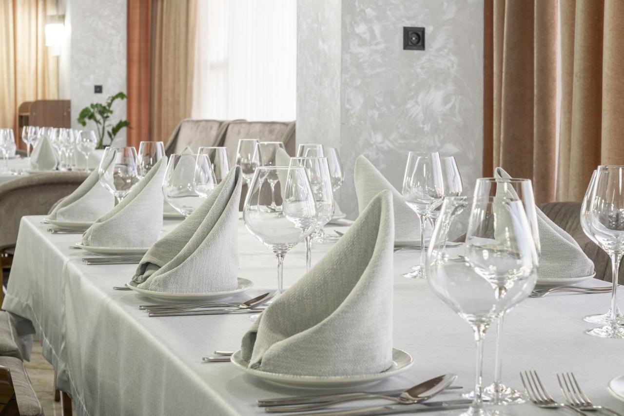 Mir Luxe Plaza Hotell Tasjkent Exteriör bild