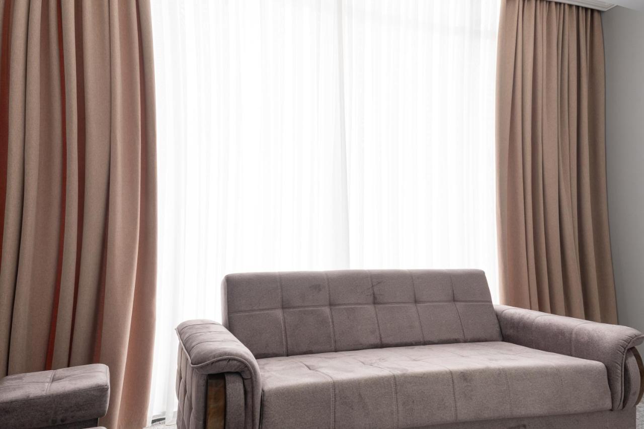 Mir Luxe Plaza Hotell Tasjkent Exteriör bild