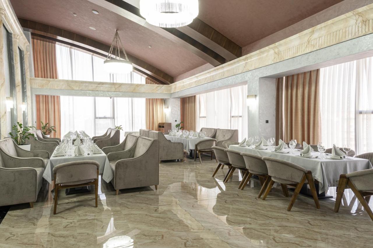 Mir Luxe Plaza Hotell Tasjkent Exteriör bild
