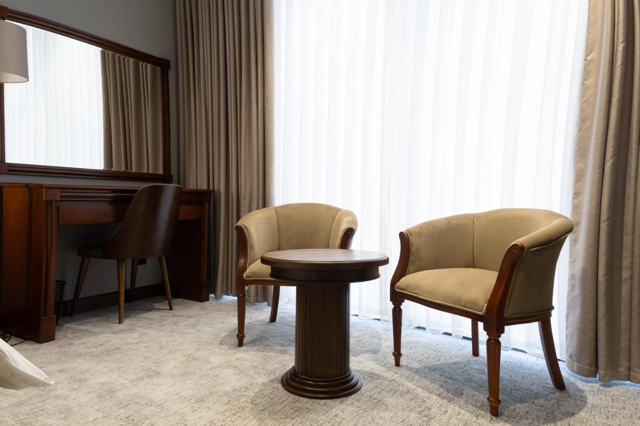 Mir Luxe Plaza Hotell Tasjkent Exteriör bild
