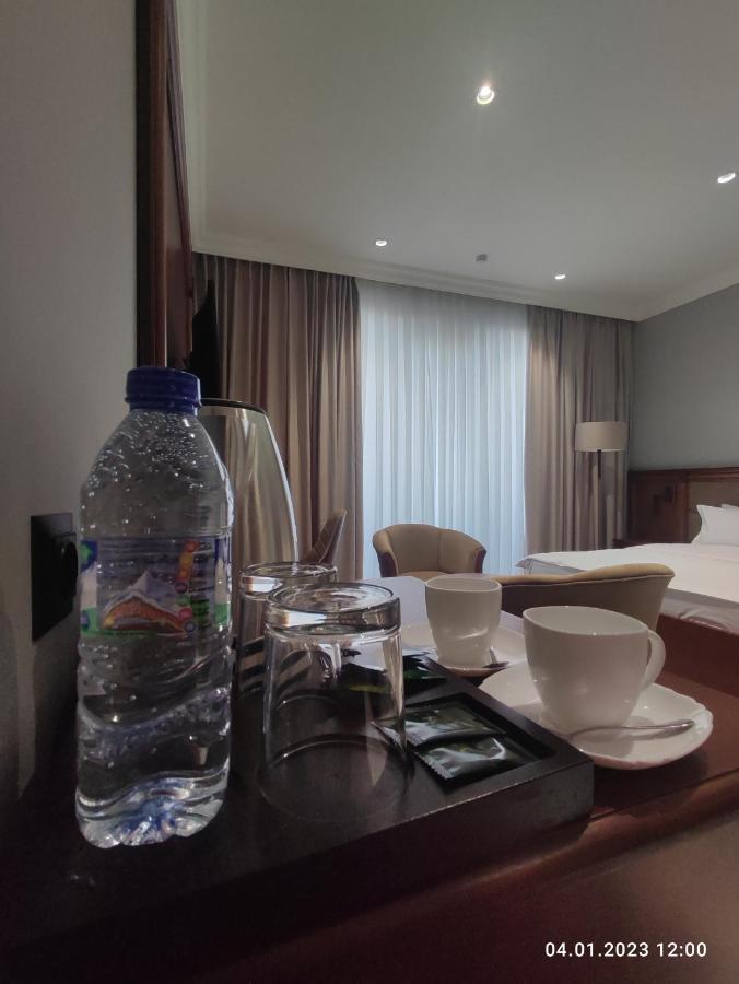 Mir Luxe Plaza Hotell Tasjkent Exteriör bild