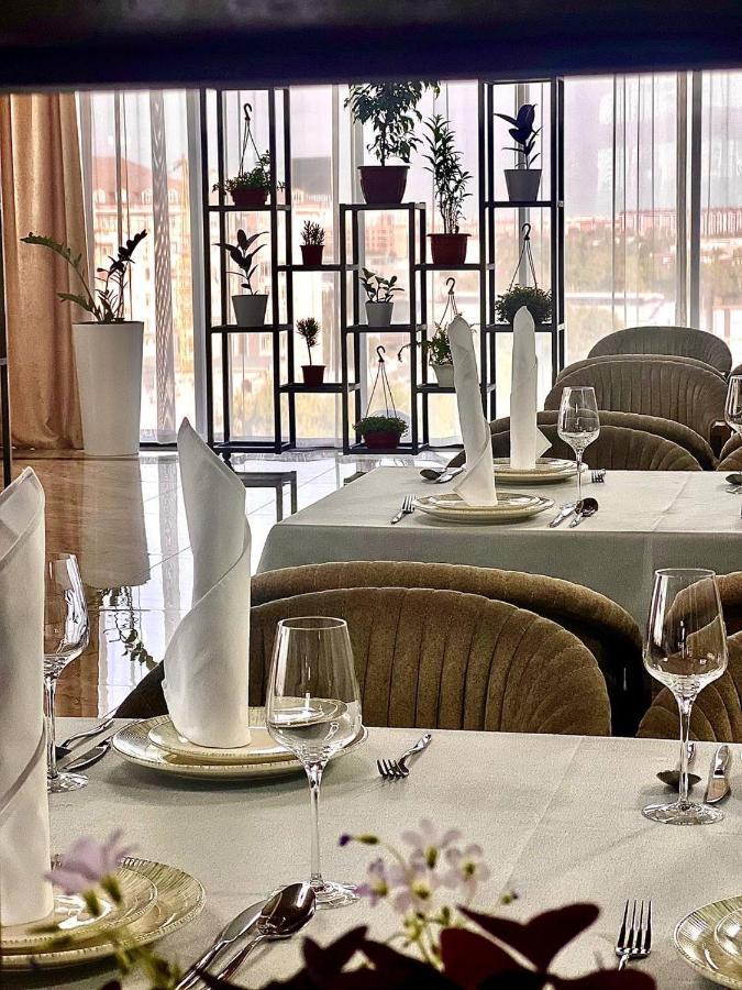 Mir Luxe Plaza Hotell Tasjkent Exteriör bild