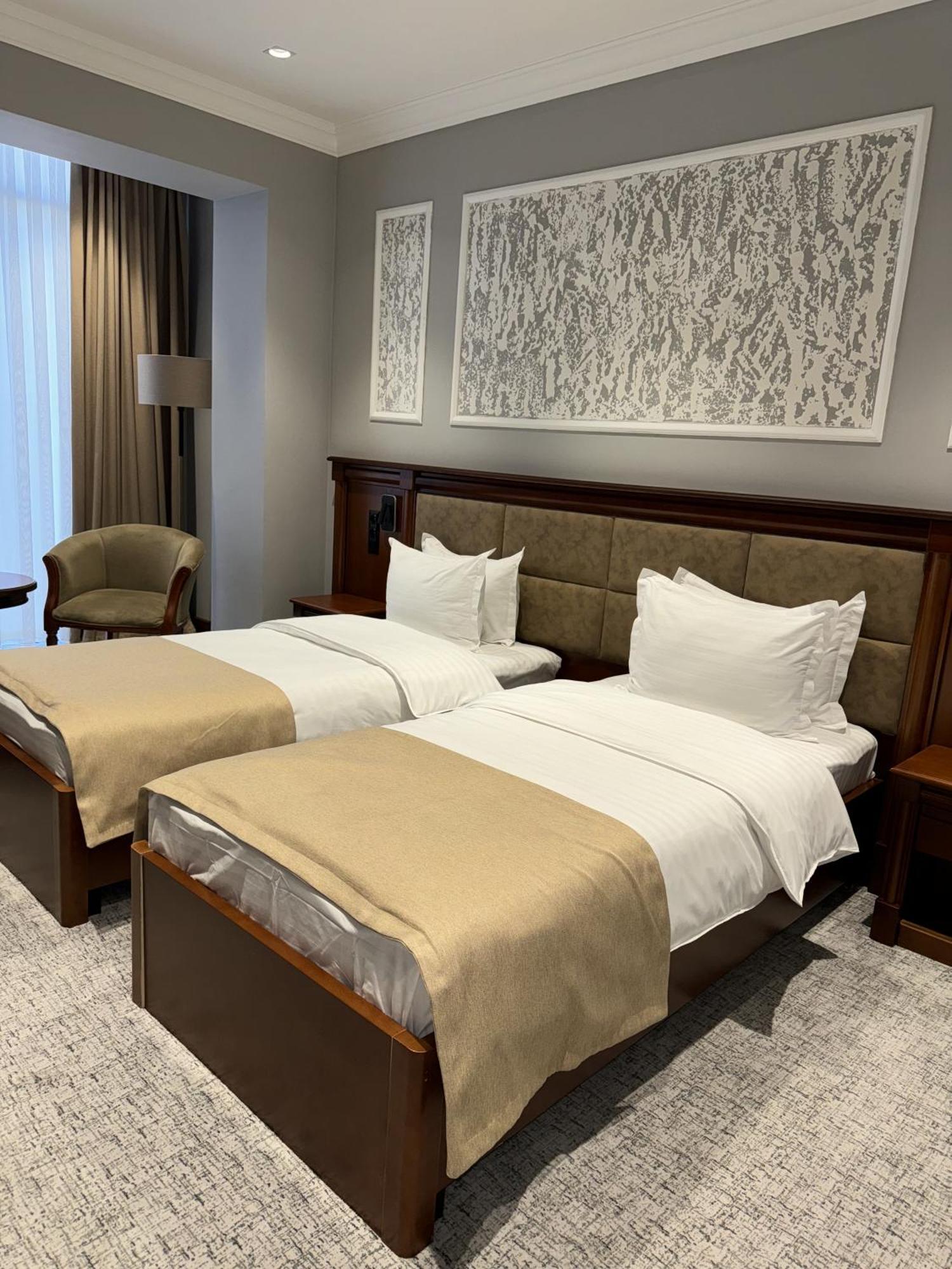 Mir Luxe Plaza Hotell Tasjkent Exteriör bild