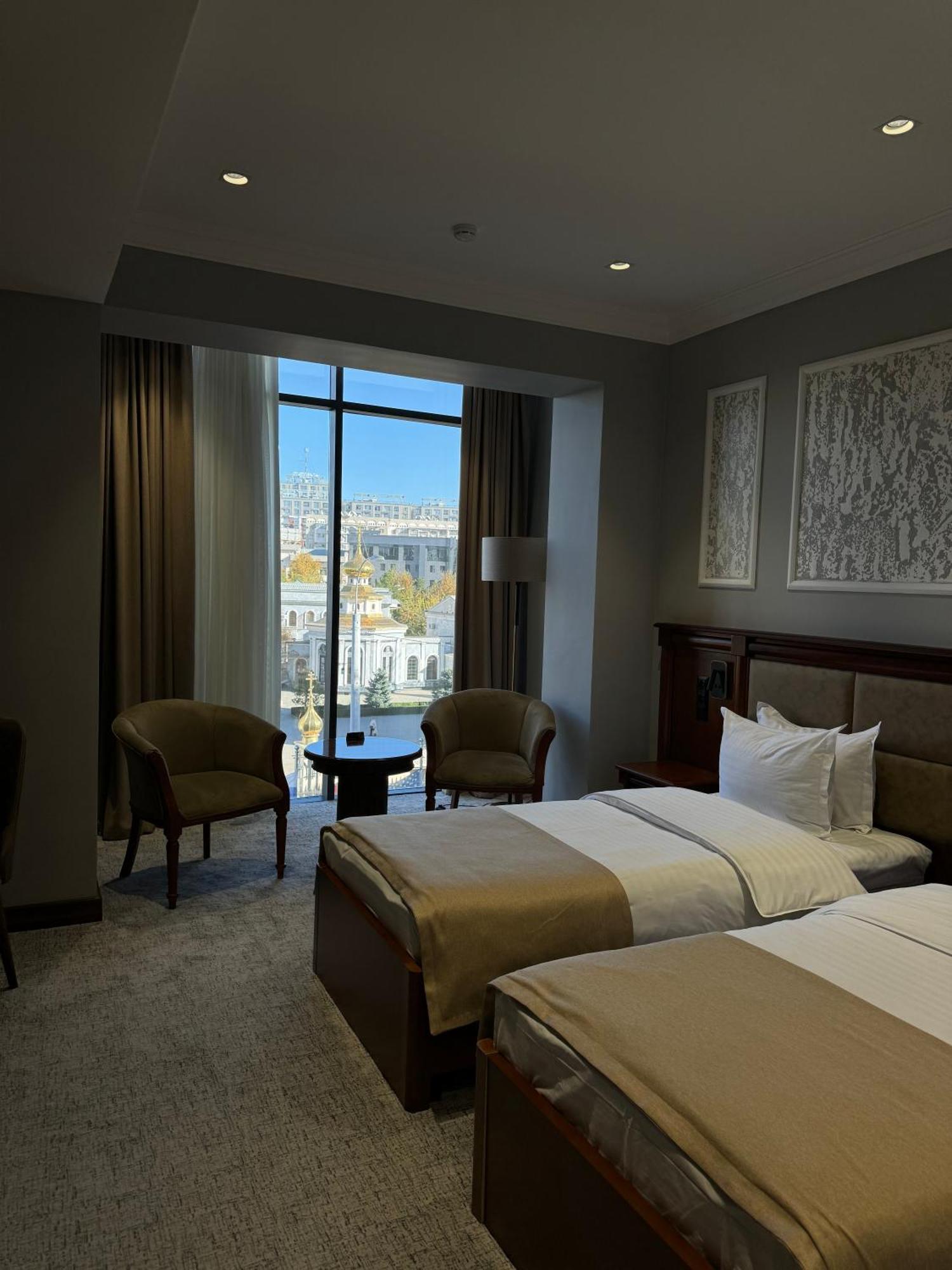 Mir Luxe Plaza Hotell Tasjkent Exteriör bild