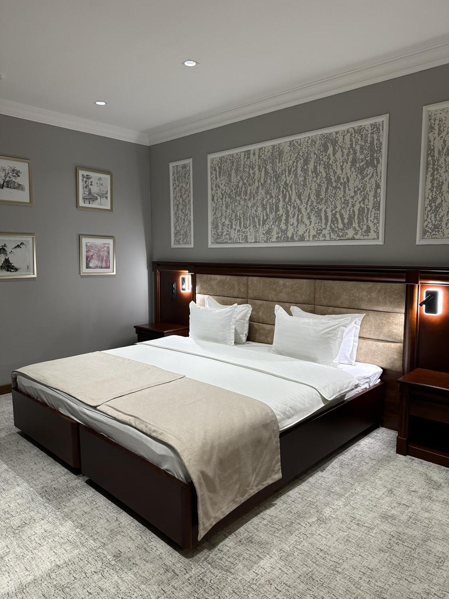 Mir Luxe Plaza Hotell Tasjkent Exteriör bild